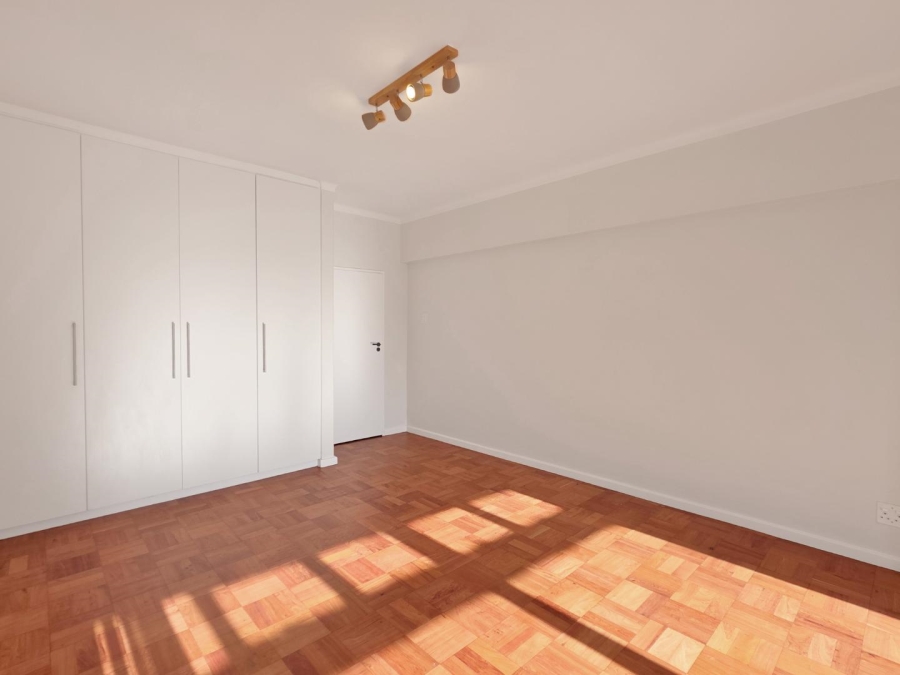 2 Bedroom Property for Sale in Sea Point Western Cape
